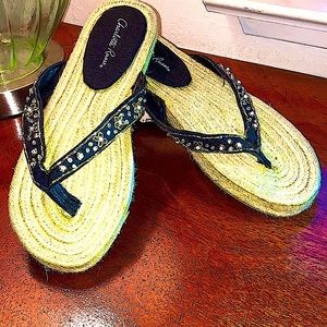 Charlotte Russe VINTAGE Size 7 Black and gold decorative flip-flops